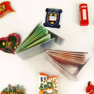 Protecteur de voyage pour carte d'identité en vinyle <span class=keywords><strong>transparent</strong></span> moderne personnalisé de luxe par sublimation porte-<span class=keywords><strong>passeport</strong></span> en PVC <span class=keywords><strong>transparent</strong></span> givré Vente en gros - Product Image 3