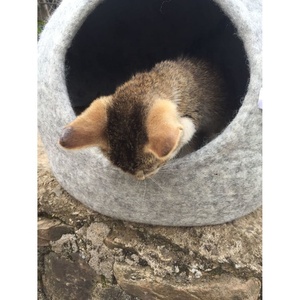 Tempat Tidur Kucing Mewah Ramah Lingkungan Buatan Tangan 100% Wol untuk Kucing Dalam Ruangan - Product Image 6
