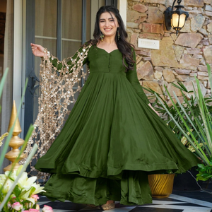 Robe longue élégante verte avec broderie chaîne et dentelle, coupe trapèze, manches longues, pour soirée, coupe classique, col en U, en polyester tissé pour femme - Product Image 4