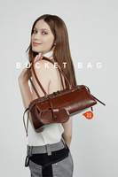 Tas Selempang Wanita Kulit Asli Model Retro Trendi Keren Gaya Sausage French Stick