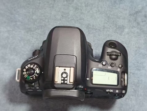 กล้อง EO/S 77D 24MP DSLR บอดี้ ไม่มีรอยขีดข่วน มือสอง กล้อง APS-C กล้อง FHD - Product Image 4