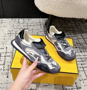 Zapatillas de diseñador unisex de alta calidad para hombre, estilo pintura a la tinta, con cordones, para caminar en primavera/invierno, zapatos anti-deshidratación, a la moda. - Product Image 1