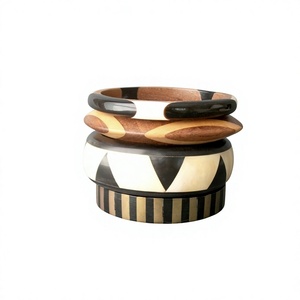 Ensemble de bracelets en céramique et résine au look tendance et haut de gamme, motifs animaliers et arc-en-ciel, faits à la main, élégants, unisexes, bracelets de mode pour femme - Product Image 4