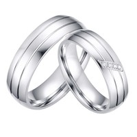 Ensemble d'anneaux de couple en acier inoxydable rayé, finition argentée avec incrustation de CZ pour homme et femme, alliance de promesse de mariage