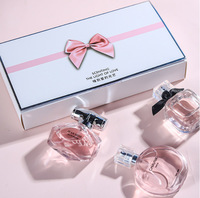 Boîte cadeau de parfum rigide en forme de livre de luxe avec fermeture magnétique, doublure en satin, personnalisable, emballage de 30 ml pour femmes
