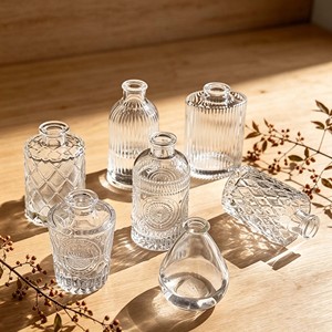 Mini <span class=keywords><strong>vase</strong></span> en <span class=keywords><strong>verre</strong></span> transparent pour table, <span class=keywords><strong>vase</strong></span> en <span class=keywords><strong>verre</strong></span> vintage à fleurs en relief, décoration artistique, <span class=keywords><strong>vase</strong></span> en <span class=keywords><strong>verre</strong></span> pour table, bouteille en <span class=keywords><strong>verre</strong></span> - Product Image 5