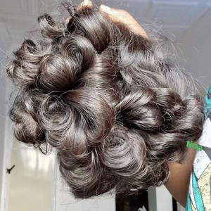 Cheveux bouclés rebondissants <span class=keywords><strong>Fumi</strong></span>, Cheveux bouclés bruts birmans à double trame, 100% Cheveux bruts birmans, Prix de gros, Extensions de cheveux bouclés bruts indiens - Product Image 1