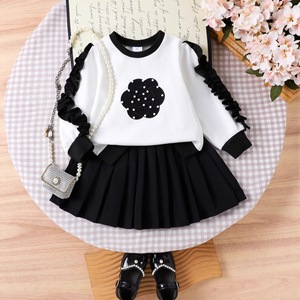 Set OEM ODM per Bambine con <span class=keywords><strong>Felpa</strong></span> <span class=keywords><strong>Bianca</strong></span> a Maniche Lunghe e Gonna Nera, Abbigliamento Casual Floreale Elegante per Bambini - Product Image 1