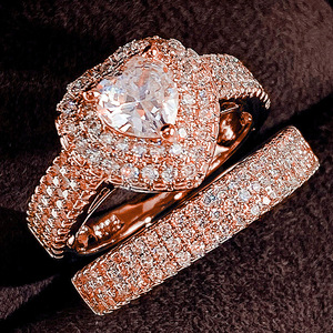 Set di Anelli con Zirconi a Forma di Cuore per Donne, Gioielli di Lusso per Matrimoni e Fidanzamenti - Product Image 3