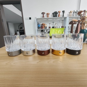 Lampe <span class=keywords><strong>de</strong></span> nuit en forme <span class=keywords><strong>de</strong></span> <span class=keywords><strong>boule</strong></span> <span class=keywords><strong>de</strong></span> cristal, lampe <span class=keywords><strong>de</strong></span> table en cristal LED, lampes sphériques <span class=keywords><strong>de</strong></span> nuit d'intérieur avec base en alliage d'<span class=keywords><strong>aluminium</strong></span> - Product Image 6