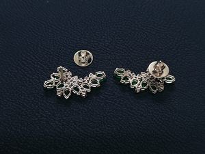 Boucles d'oreilles en or blanc 18 carats avec diamant naturel et émeraude pour femme - Cadeau de fiançailles, de mariage, d'anniversaire et de fête - Product Image 4