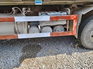 SINOTRUCK HOWO Serie 8x4 Camión pesado diésel Camión volquete Transmisión manual de alta capacidad Euro 2 Cámara trasera rápida usada izquierda - Product Image 4