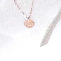 Bijoux gravés personnalisés inspiration bijoux en acier inoxydable disque rond personnalisé pendentif de pièce de monnaie collier en plaque d'or 18k bijoux