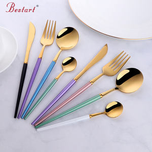 Ensembles de couverts en acier inoxydable or mat couverts miroir polonais avec poignées en <span class=keywords><strong>plastique</strong></span> pour la nourriture pour les mariages - Product Image 2