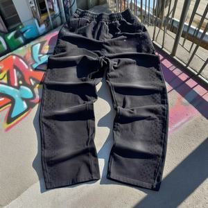 Pantalones de chándal personalizados para hombre, de forro polar grueso, con bordado, efecto apilado, pedrería y lavado ácido vintage - Product Image 2