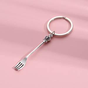 Cadeaux promotionnels très vendus Porte-clés en métal argenté mignon en gros Couteau Fourchette Cuillère Porte-clés Personnalisé Couronne Porte-clés en métal 3D - Product Image 4