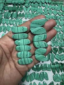 Pierre de guérison en malachite rose naturelle polie, 15-25 mm, lot en vrac pour la fabrication de bijoux, l'énergie Reiki et la décoration intérieure, Inde - Product Image 3