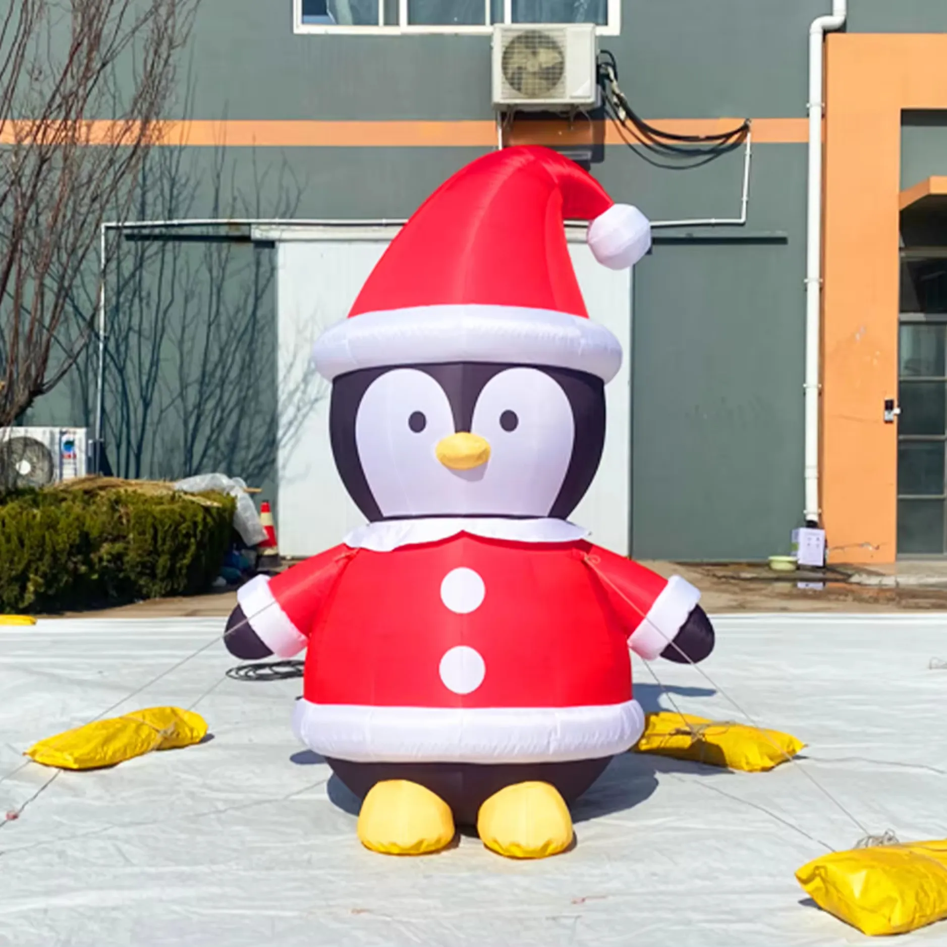 Ukuran dapat disesuaikan Penguin tiup untuk balon Natal dekorasi halaman rumah tinggi 2m/6,6 kaki