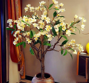 6ft Kunstmatige Frangipani Boom Palmboom Met Wit-Gele Bloemen Voor Resort/Hotel/Zwembad Decor, UV-Bestendig - Product Image 4