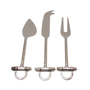 Juego de vajilla hecho a mano de acero inoxidable Diseño único en forma de U Tablero de queso plateado Diseño diferente Mango hecho a mano de metal - Product Image 1