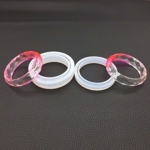 Molde de silicona ancho y delgado Yuye <span class=keywords><strong>para</strong></span> pulseras de <span class=keywords><strong>mujer</strong></span>, molde <span class=keywords><strong>para</strong></span> fundición de resina epoxi, molde <span class=keywords><strong>para</strong></span> brazaletes, molde de silicona <span class=keywords><strong>para</strong></span> joyería DIY, moldes de resina - Product Image 3