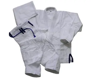 和服柔术Bjj Gi出售最优质的柔术Gi制服，带皮带和俱乐部名称