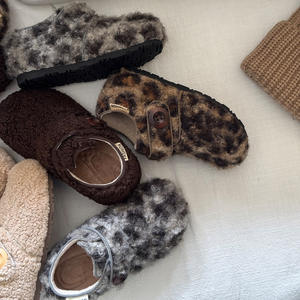 Chaussures chaudes coréennes pour enfants, style Mao Mao, hiver 2025, pour filles et garçons, avec semelle extérieure en caoutchouc Velcro et coton ciré, type Birkenstock - Product Image 4