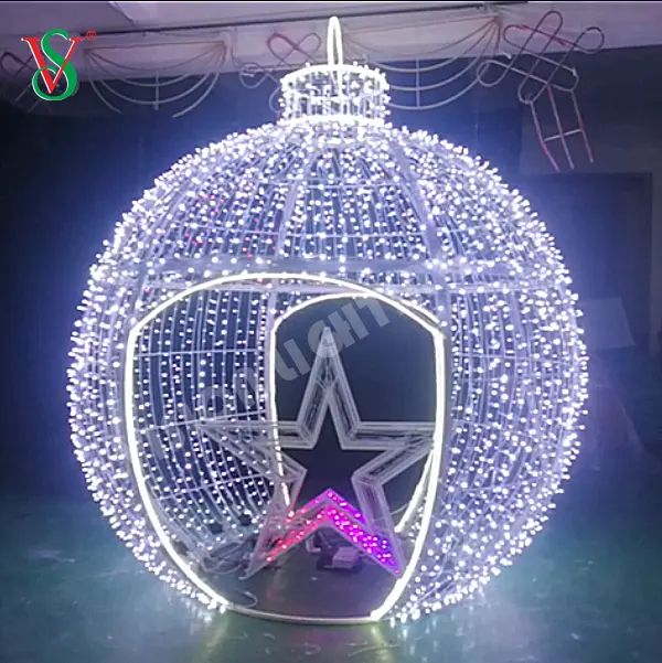 زينة الشارع تجارية للكريسماس في الهواء الطلق، مصابيح ثلاثية الأبعاد مضيئة بشكل كرة عملاقة بزخارف قوسية لنقاط المولات التجارية