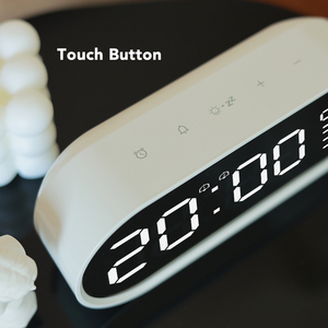 Réveil numérique LED avec fonction snooze, thermomètre de table, chargeur USB électronique, réveil intelligent avec miroir de bureau, <span class=keywords><strong>horloge</strong></span> de jour <span class=keywords><strong>pour</strong></span> les <span class=keywords><strong>seniors</strong></span> - Product Image 4