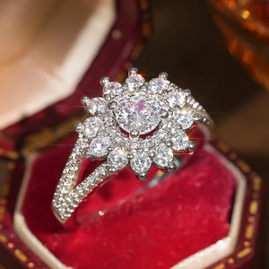 Anello con fiore a forma di fiocco di neve per donna, elegante gioiello da dito alla moda da principessa - Product Image 2