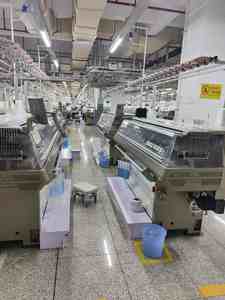 Máquina de tejer plana computarizada Shima usada de doble sistema 7g - Product Image 1