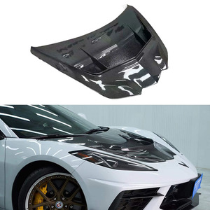 Capot moteur en fibre de carbone ventilé, adaptable directement à la Chevrolet <span class=keywords><strong>Corvette</strong></span> C8 Stingray ZR1, style amélioration des performances aérodynamiques avant. - Product Image 1