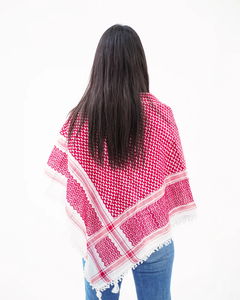 ผ้าคลุมศีรษะเคฟฟียะห์สีแดงและสีขาวแบบดั้งเดิมของซาอุดีอาระเบียสำหรับผู้ชายและผู้หญิง เหมาะสำหรับผ้าคลุมศีรษะในสหรัฐอาหรับเอมิเรตส์และตะวันออกกลาง - Product Image 3
