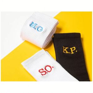 Chaussettes habillées en <span class=keywords><strong>coton</strong></span> personnalisées <span class=keywords><strong>pour</strong></span> hommes avec initiales, motif lettres antibactérien, écologiques, <span class=keywords><strong>idée</strong></span> <span class=keywords><strong>cadeau</strong></span> <span class=keywords><strong>pour</strong></span> témoin <span class=keywords><strong>de</strong></span> mariage - Product Image 1