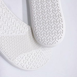 Zapatos informales personalizados OEM con materiales duraderos de EVA TPR RB, características antideslizantes, tamaños 24-40, suela de goma para necesidades individuales - Product Image 4