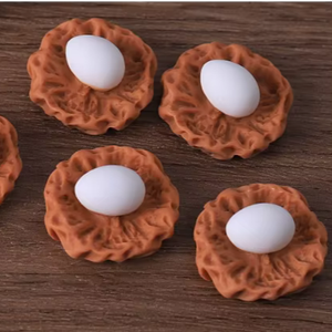 ตุ๊กตาไก่ไก่ไก่เรซินรูปไข่สีขาวสำหรับครอบครัวลายตลกสำหรับบ้านตุ๊กตา - Product Image 1