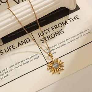 Collar con Colgante en Forma de Sol, Chapado en Oro de 18k, con Diamantes Blancos Engastados en Pavé, Joyería de Moda, Regalo para Mujer - Product Image 1