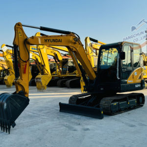 Mini-excavatrice Hyundai 60VS d'occasion à bon prix pour la construction urbaine, l'aménagement paysager, les travaux de terrassement, prête à l'emploi, en bon état - Product Image 1