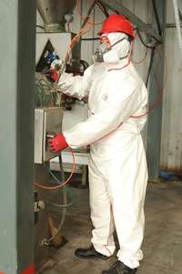 Eenmalig Gebruik Type 5 6 Zomen Naaien Veiligheid Overall Wegwerp Full Body Bescherming Geïsoleerd Niet Geweven Pak Uit Één Stuk - Product Image 5