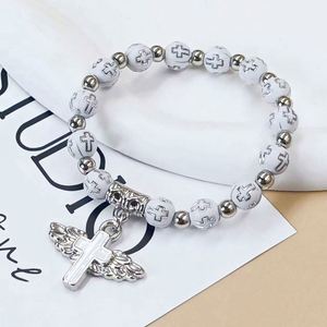 Pulsera con Cuentas y Cruz de Alas de Ángel para Hombre y Mujer - Joyería de Moda para Uso Diario y Regalos Promocionales - Product Image 6