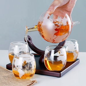Carafe à whisky gravé, Globe à whisky, coffret cadeau, carafe à whisky, 750 ml avec bateau Antique et 4 verres de 10 oz de carte du monde - Product Image 4