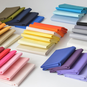 Tissu popeline uni en pur coton pour la confection de robes et jupes traditionnelles pour filles, idéal pour le bricolage. - Product Image 4