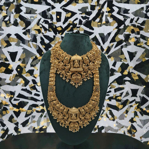 Conjunto de Joyería de Templo del Sur de la India Chapado en Oro con Zirconia, Collar y Pendientes de Aleación para Aniversario de Bodas para Mujer - Product Image 3