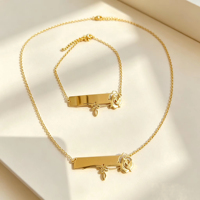 Ensemble collier personnalisé avec date et nom sur barre en forme de rose et bracelet à maillons gourmette, bijoux pour anniversaire