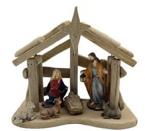 Figurines Catholiques En Gros Personnalisé Résine Artisanat Bébé Jésus Marie Joseph Sainte Famille Nativité Ensemble avec Bois Stable - Product Image 1