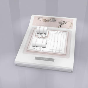 Vendita di gioielli di lusso da banco in pelle PU set espositivi per bracciale collana orecchino ciondoli anello - Product Image 1