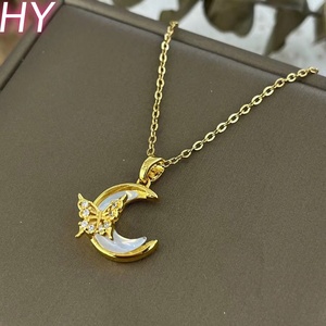Collar HY Golden Butterfly Crescent de acero inoxidable 316L con detalles de diamantes y colgante de luna. - Product Image 3