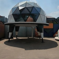 Maison capsule de luxe, maison préfabriquée en dôme avec design en verre panoramique pour la vie en plein air, hôtel, complexe hôtelier et glamping