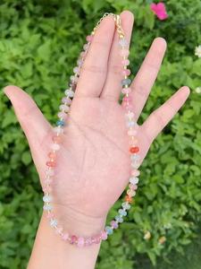 Nouveau collier tendance bohème d'été en perles acryliques colorées et exagérées pour femmes - Product Image 4