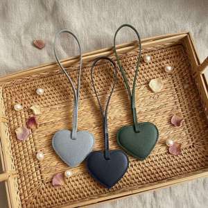 Porte-clés en cuir en forme de cœur Pu pour femme, pendentif cœur - Product Image 6